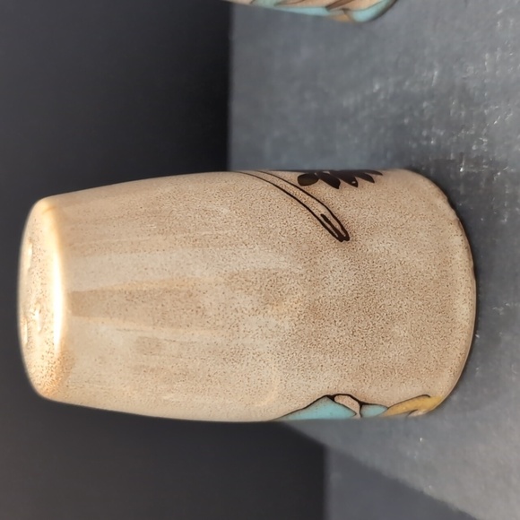 Colorful Ceramic Bird Salt/ Pepper Shakers. - Picture 5 of 8